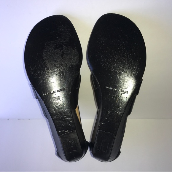 Donald J Pliner black wedge sandals - zip back 7M - Picture 7 of 9